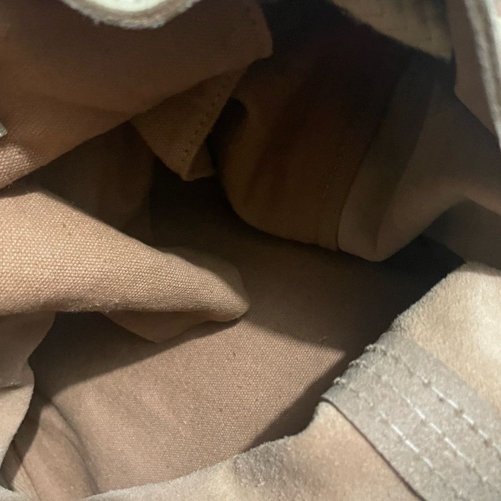 New Free People Varsity suede Backpack
NWOT
MSRP $178
16W x 16 H x 9 D - Picture 13 of 14